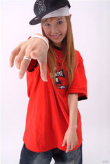 资料图片：超女王贝被曝整形致死 盘点靓丽写真