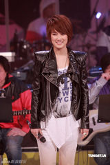 幻灯图集：刘力扬携专辑现身“劲歌金曲” 