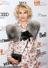 组图：《美好的时光》首映 阿尔丹搭貂皮显贵气