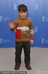 幻灯图：《蜜糖》柏林记者会 女主角透视装亮相