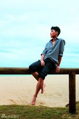 幻灯图集：张峻宁张雨绮海滩写真 以爱命题关注公益