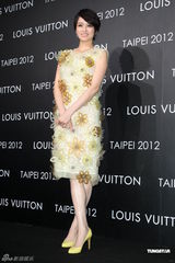 组图：张曼玉亮相台北 谈演戏渴望挑战新角色