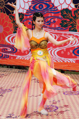 高清图：《猪九妹》翁虹造型曝光 演绎非一般的女王