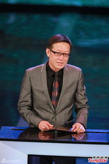 组图：梁咏琪刘伟强为陈静颁发最佳女配角奖