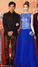 组图：王姬李心艾走红毯意外撞衫