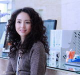 高清图：《美女如云》董璇卷发尽显十足女人味