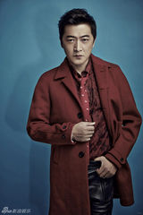 组图：邵峰贺岁大片彰显男人硬朗魅力