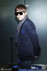 组图：SHINeeBEAST等赴巴黎参加《音乐银行》公演