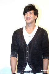 幻灯图：《美女老板》上海宣传 何润东景甜互爆怪癖