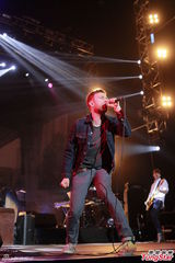 组图：英国乐队BLUR香港开唱 陈奕迅夫妇现身