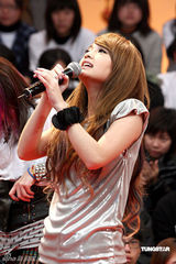 幻灯图：张菲录制贺岁节目 杨丞琳又唱又跳送祝福