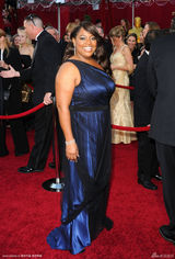 高清组图：雪莉-谢福尔德亮相 宝蓝色礼服低调