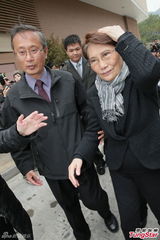 组图：邵逸夫遗体火化 方逸华现身谢媒体