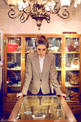 组图：吴鑫桐反串男装写真展现帅气