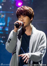 组图：SJ-M上海热力开唱 始源帅气有型赫海有爱