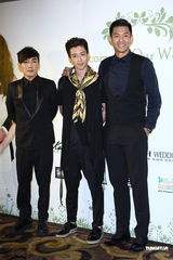 组图：路嘉怡婚宴群星道贺 张震任伴郎