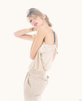 高清组图：巴西超模吉赛尔-邦辰性感写真秀美腿