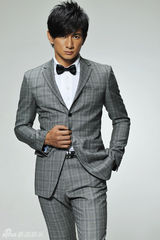 高清图：吴奇隆型男戴领结 打造另类黑色幽默