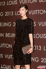 组图：刘嘉玲睡袍装秀美胸 孙俪否认百万片酬