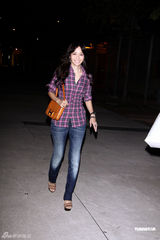 组图：侯佩岑休闲装亮相派对 香月明美低胸性感