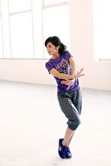 幻灯图：阿Sa(蔡卓妍)代言化身拳击手 有望加入打女行列