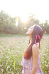 组图：杜晓婷秋日写真曝光 蝴蝶仙子翩翩起舞