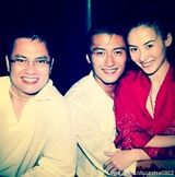 组图：谢霆锋下跪求婚旧照公开 张柏芝感动落泪