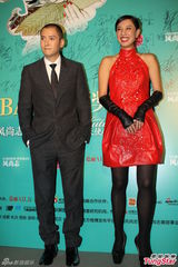 组图：杨怡马国明亮相时尚活动 郑希怡透露婚期