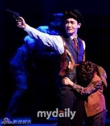组图：韩《邦妮克莱德》舞台版 朴炯植嘉熙主演