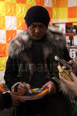 组图：张卫健回应“掌掴”事件 称梁曾像父子