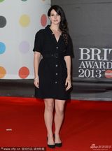 组图：2013全英音乐奖女星红毯竞艳