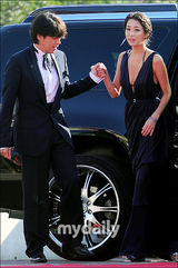 组图：朴有天闵孝琳等众星亮相首尔电视颁奖礼红毯