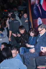 组图：左麟右李开唱李克勤庆生 黄子华看演出