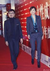 高清：优雅风VS知性美 徐静蕾MaggieQ同场竞艳