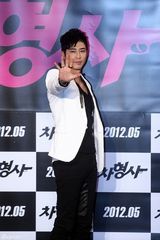 高清组图：姜志焕成宥利出席新片《车刑警》发布会