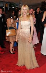 组图：美国时装学院庆典举行 众明星红毯竞艳