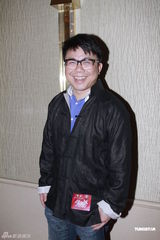 组图：梁安琪不问何超云恋情 否认赌王赠送近亿股份