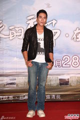 组图：温升豪拒绝哗众取宠 当演员体验各种生活