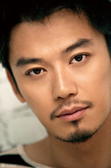 组图：芦芳生时尚帅气大片 外形冷峻极致深情