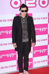 高清组图：朴有天金素贤等亮相李诗英新片试映