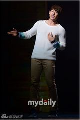 组图：洪京民Hoon等演音乐剧《当男人恋爱时》