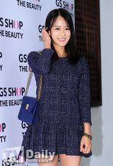 组图：Rainbow高佑丽出席活动展无赘肉身材