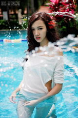 组图：演员韩雯雯拍美人鱼写真 大展妖娆身姿