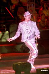 幻灯图：蔡少芬张晋秀恩爱 朱茵包裹严实出席活动 