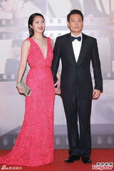 组图：香港金像奖红毯 郑秀文杨千嬅等女星争艳