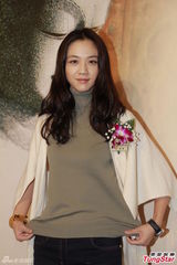 组图：汤唯香港支持父亲画展