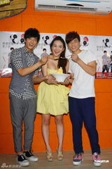 组图：“东于哲”征选夏日情人 巧巧性感站台