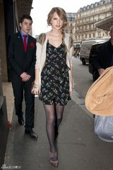 组图：明星爱街拍第三期 二十款毛衣时尚混搭