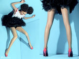 组图：双子座女歌手赤雪性感写真秀修长美腿