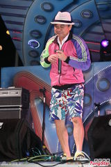 组图：音乐祭众星开唱 杨乃文音响出错频道歉